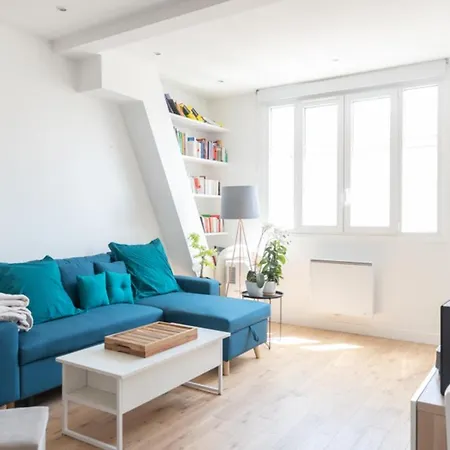 Luminous Apt At Bastille